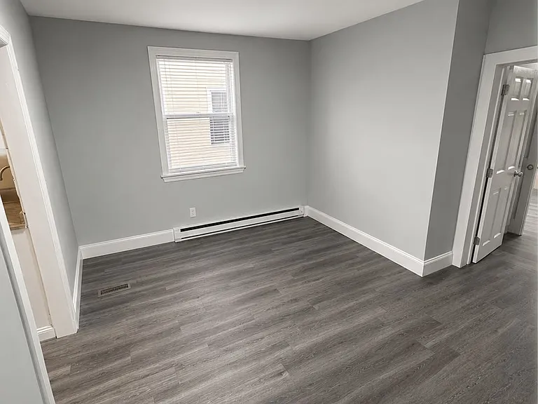 35 Hillman St #4 — Photo 2