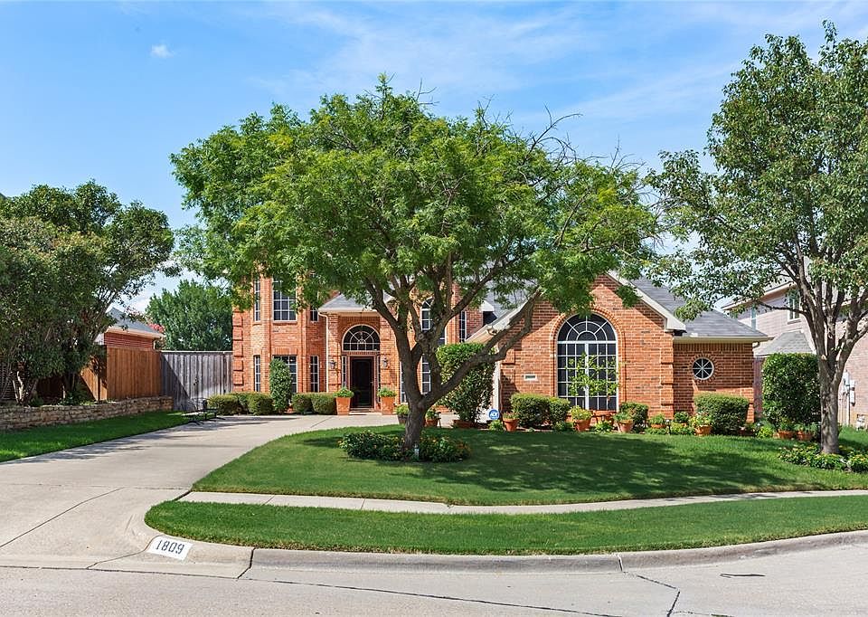 1st image of 1809 Lake Bluff Dr