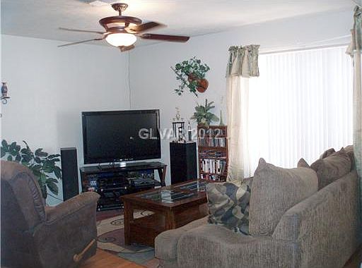 3rd image of 6629 Fredonia Dr