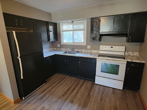 3rd image of 525 Belknap St Unit 6