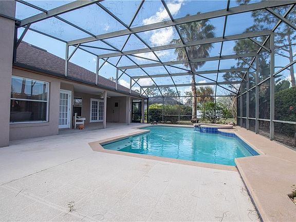 4th image of 912 Rosinia Ct