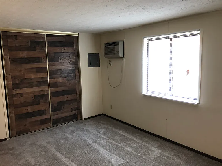 Bella Dora Rosamond Ave. Apartments — Photo 13