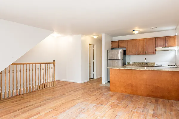 Rented by Nooklyn NYC LLC | media 30