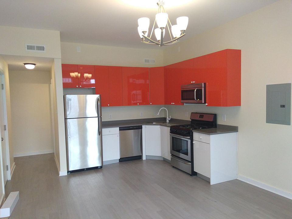 1st image of 718 N 15th St APT 1