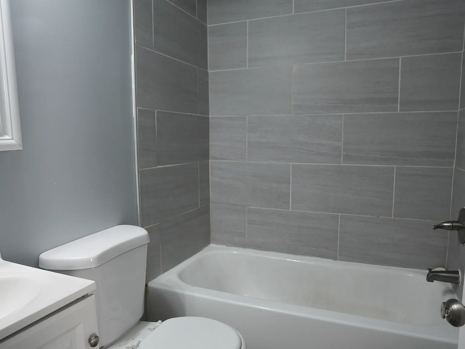 1204 Bonaparte Ave — Photo 4