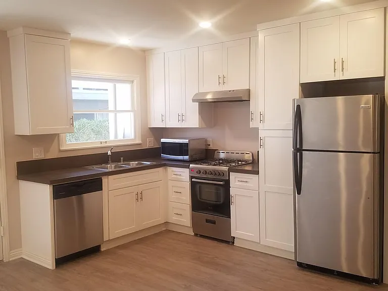 15158 Dickens St #1 — Photo 3