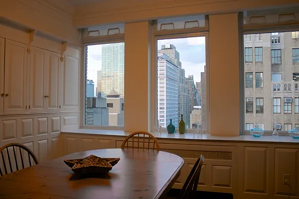 Rented by Luxury Property Group | media 32