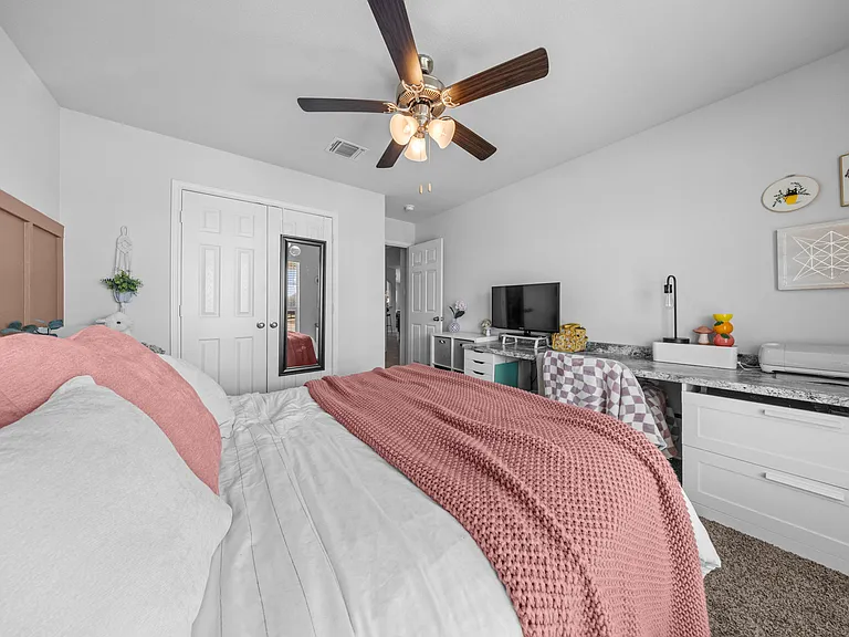 8402 Pleasant Trail Dr — Photo 33