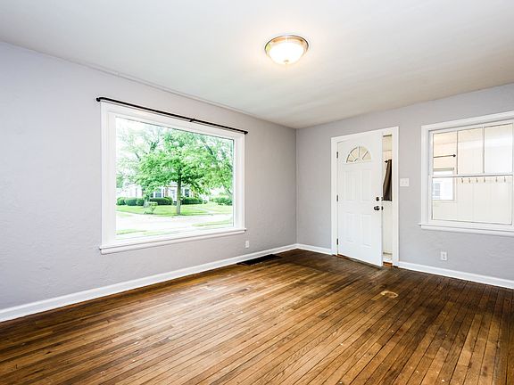 3rd image of 1116 Kingsley Ave