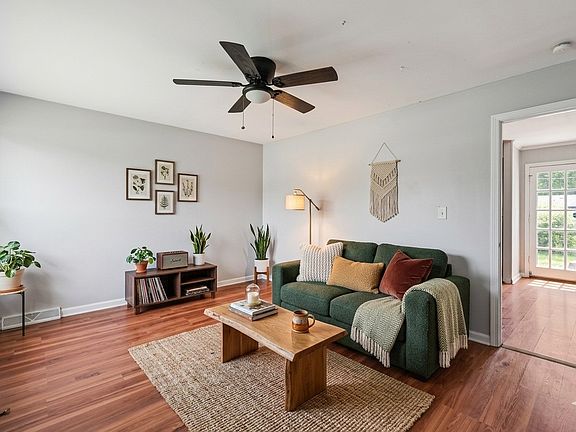 4th image of 106 Winston Ct