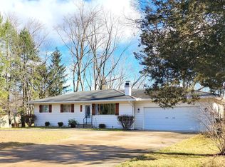 5944 Amadore St, Commerce Township, MI 48382