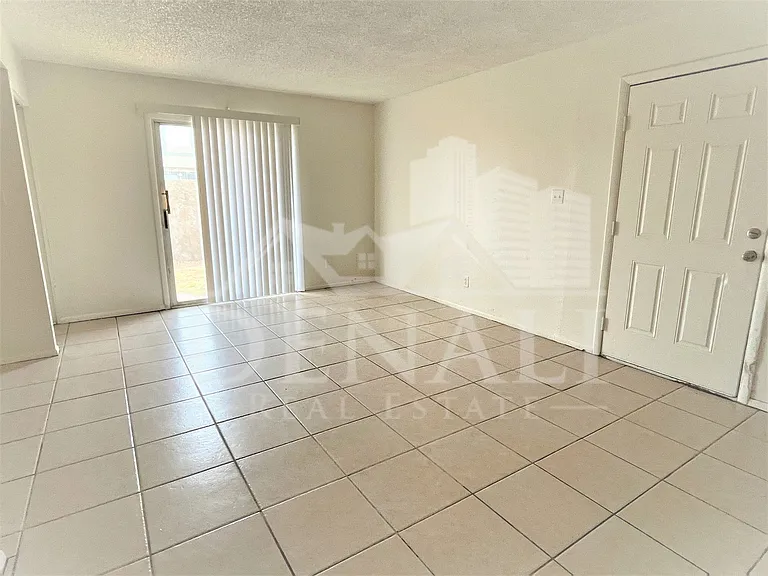 4441 E Wood St — Photo 6