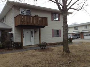 54 Fox Ridge Cres, Warwick, RI 02886