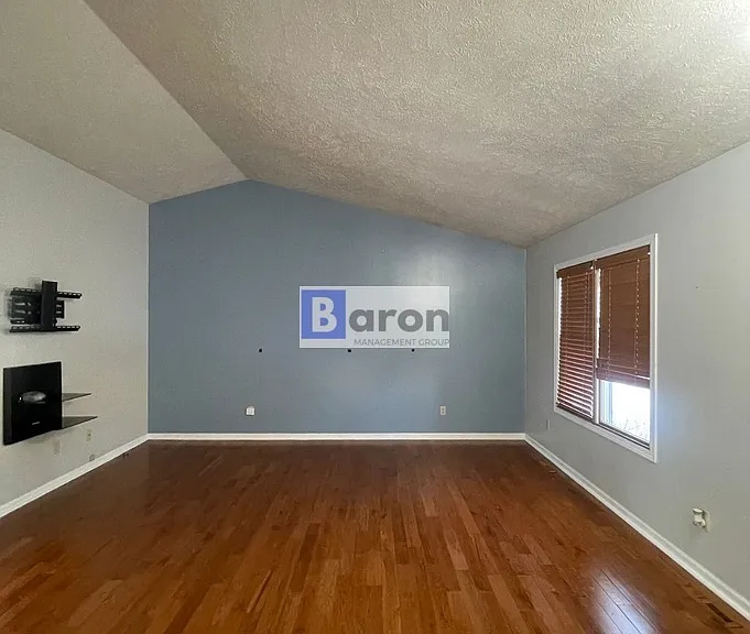 30706 Springfield Ct — Photo 8