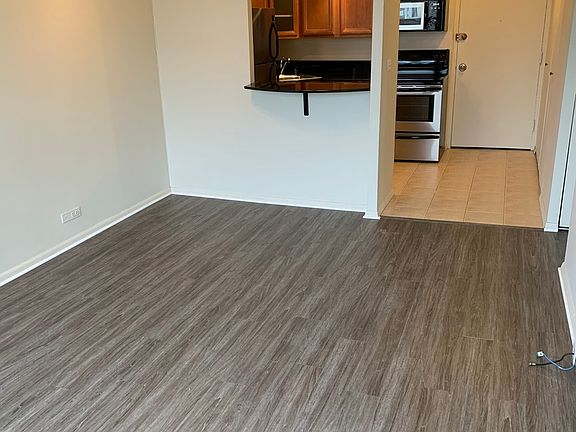 3rd image of 1360 N Sandburg Ter APT 1409