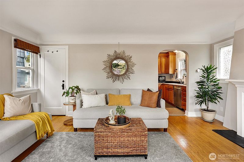2nd image of 2628 46th Avenue SW