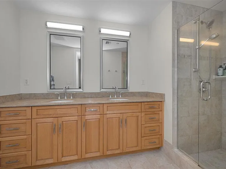 331 Cleveland St #310 — Photo 30
