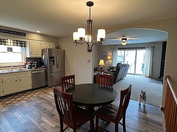 Large eat in kitchen 