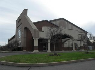 100 Upper Demunds Rd, Dallas, PA 18612