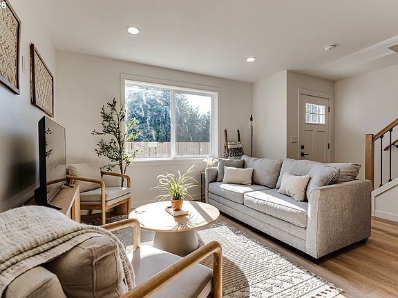 4th image of 813 Horn Ln