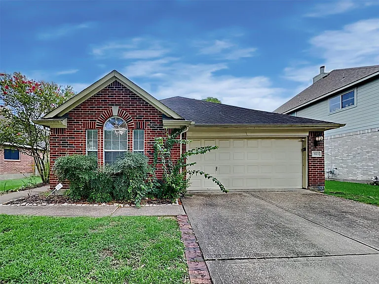 3523 Pine Valley Dr — Photo 1
