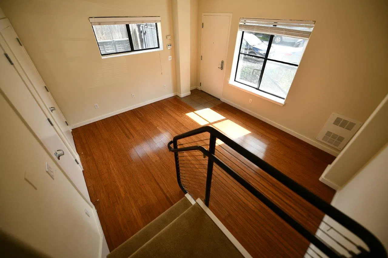 2 bed, 2.5 bath, 1416 sqft, $3,195 — Photo 3