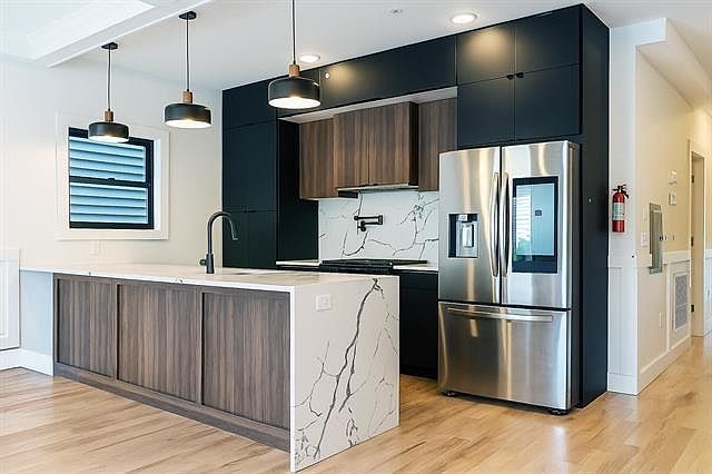 1st image of 141 Sherman Ave #2