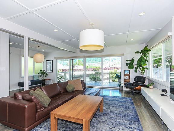 3rd image of 3305 Manoa Rd