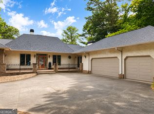 3 Pine Ter, Newnan, GA 30263