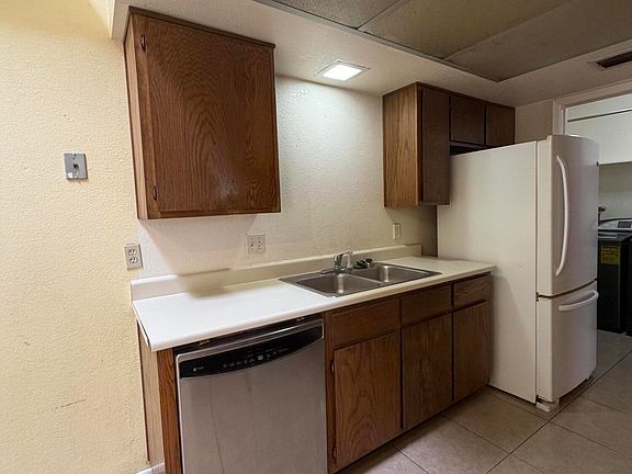 4th image of 629 N MESA Drive #36
