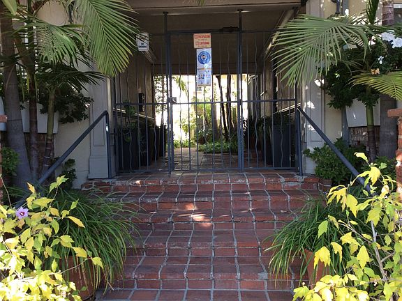 5th image of 9973 Robbins Dr #9973