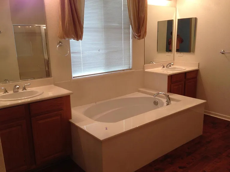 5005 Beach Wood Dr — Photo 15