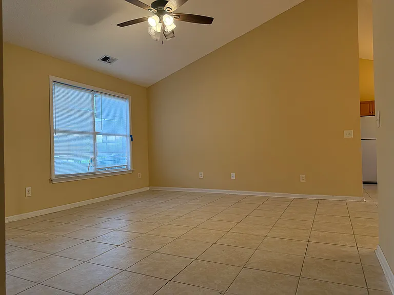 123 Bonnie Bridge Cir — Photo 3