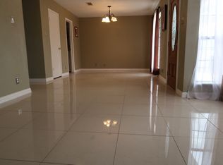 608 36th St, Nederland, TX 77627