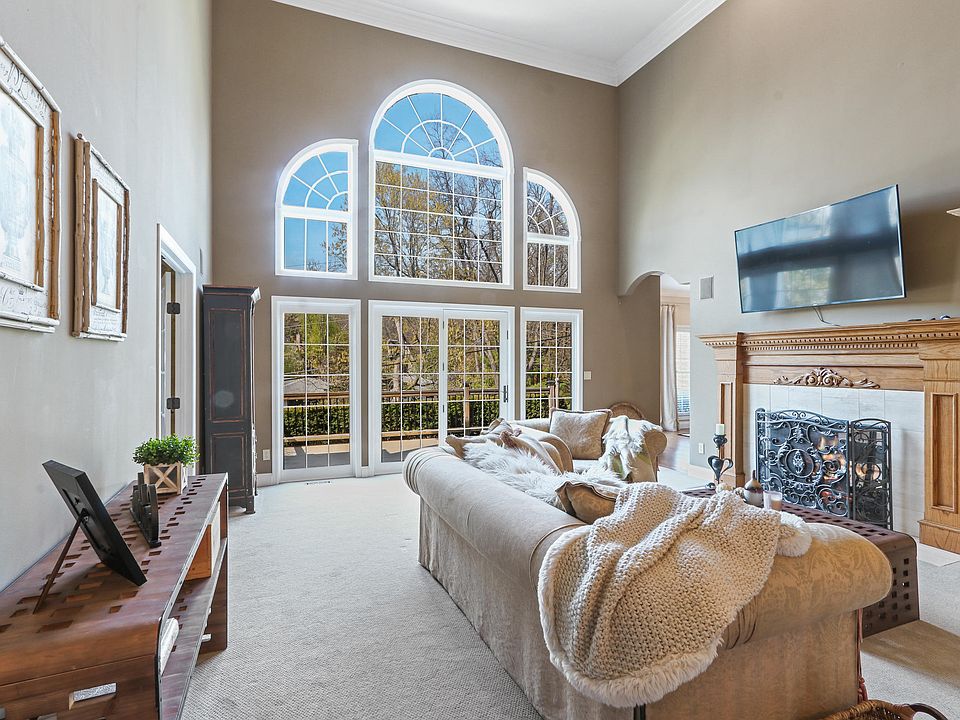 1st image of 1120 S Lake Shore Dr Unit 34