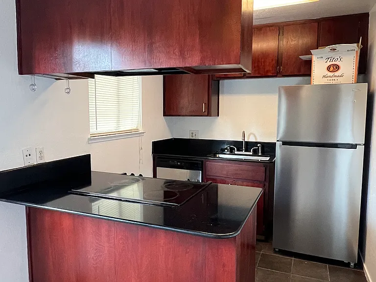 9131 Newhall Dr — Photo 5