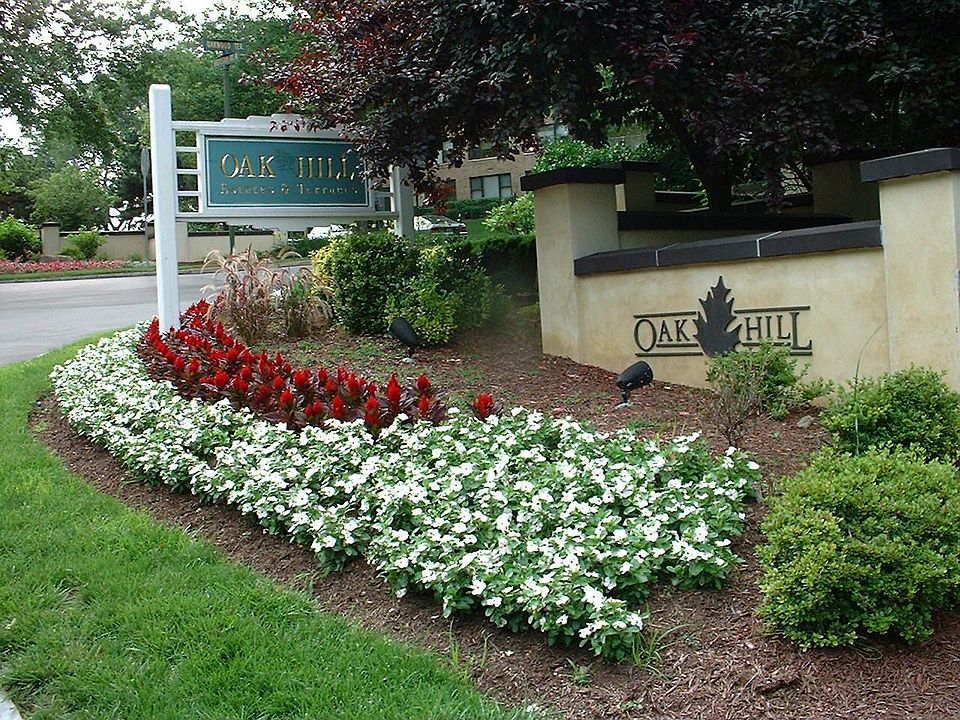 1st image of 1640 Oakwood Dr #105