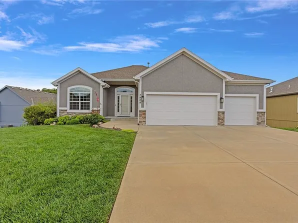 7904 N Walrond Ave, Kansas City, MO 64119