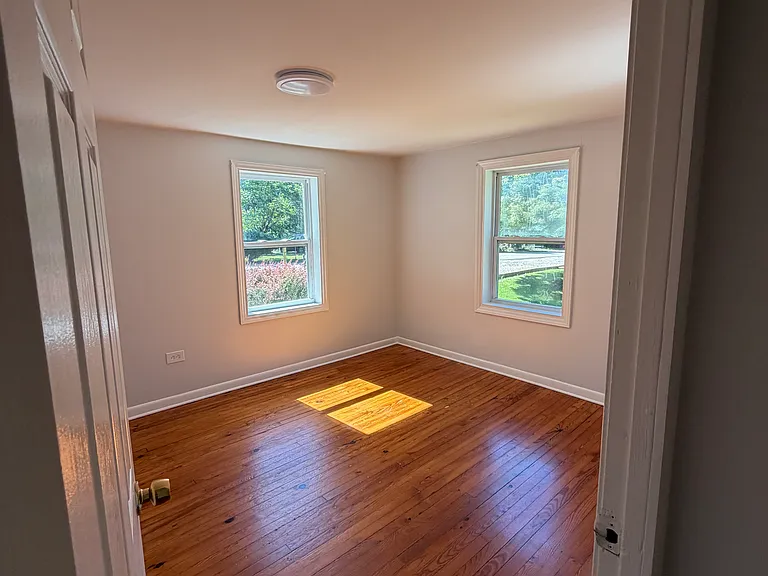 25 Ridge Ave — Photo 12