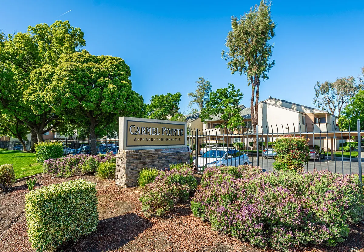 Building Photo - Carmel Pointe