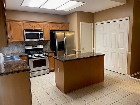 3rd image of 2930 Grants Lake Blvd
