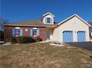 2280 Stone Bridge Ln, Easton, PA 18040