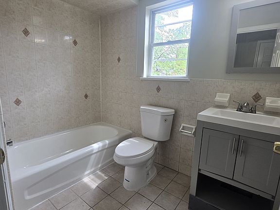 5th image of 961 Bergen St #G2