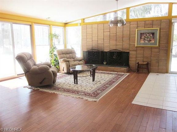 3rd image of 36421 Hedgerow Park Dr