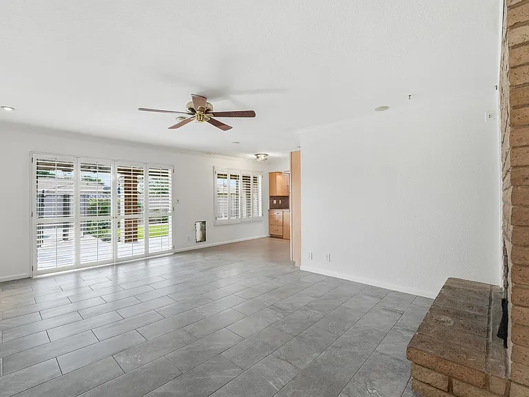 2051 E Hermosa Dr — Photo 25