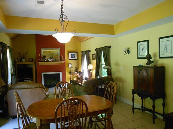 4th image of 2339 E Shadowbrook Dr