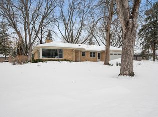 2445 Sheldon St, Roseville, MN 55113