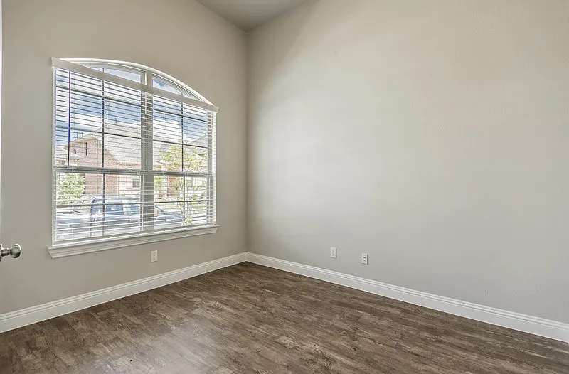 5 bed, 3.5 bath, 3123 sqft, $4,295 — Photo 4