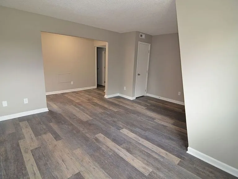 704 McMakin St — Photo 14