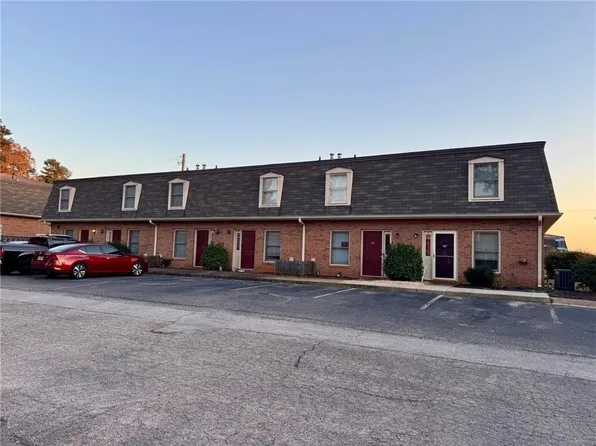 3925 Mountain View Rd #3-C, Oakwood, GA 30566